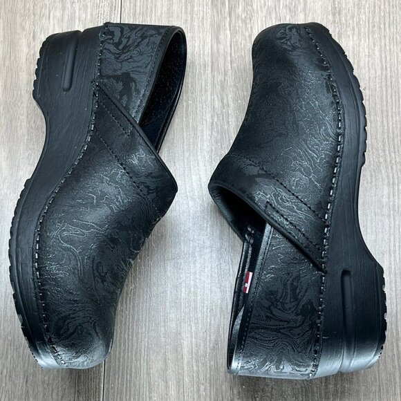 Sanita Shoes Womens Sz 38 Tooled Leather The Original Danish Clogs Slip On Black - Picture 6 of 13